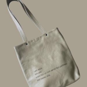 Tote bag din piele naturală cu text gravat